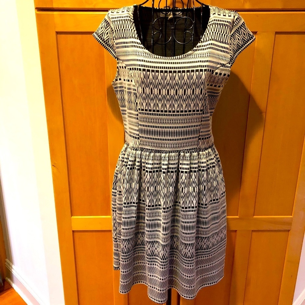 Rewind Geometric Black & White Cream Print Dress M